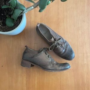 Bernardo shoes, brown leather lace up loafer